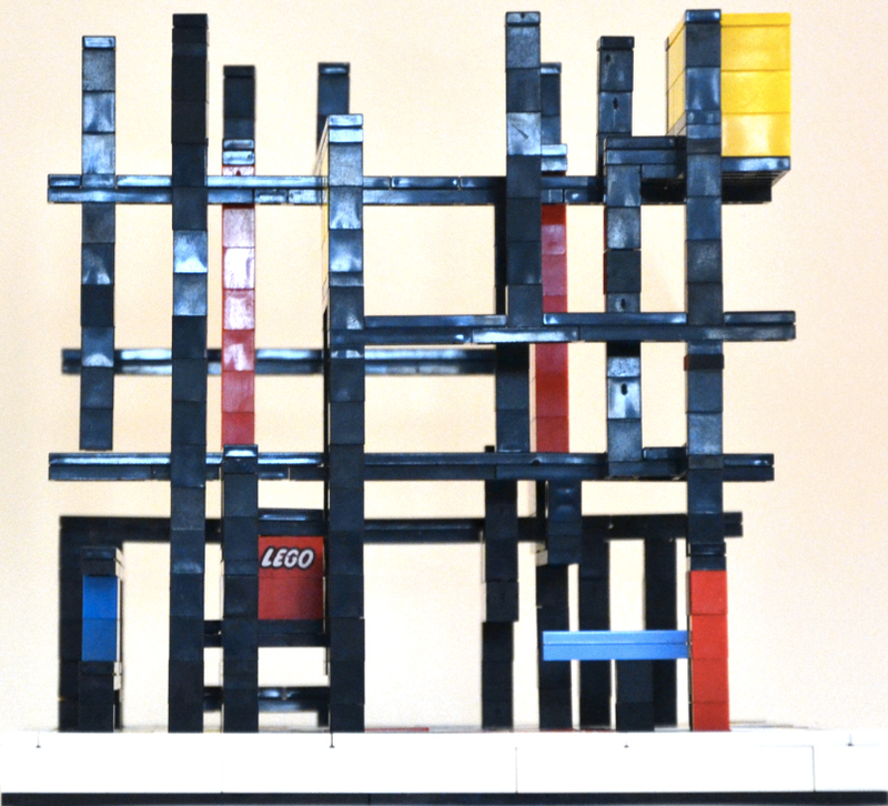 Illustration for article titled This Pseudo-Mondrian Lego Sculpture Should Be in a Museum